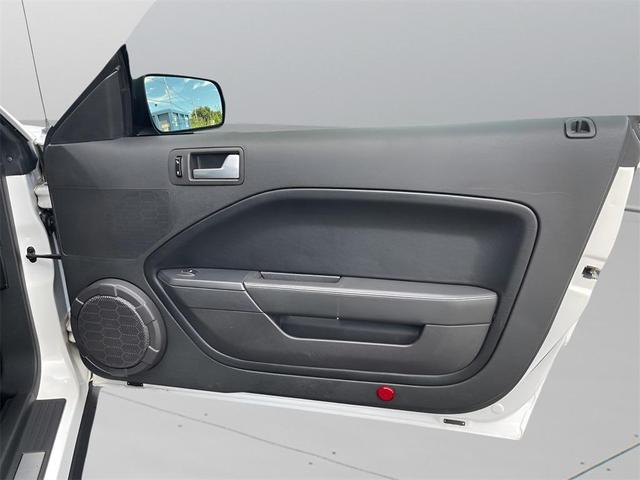Photo of 2009 Performance White Clearcoat Ford Shelby GT500