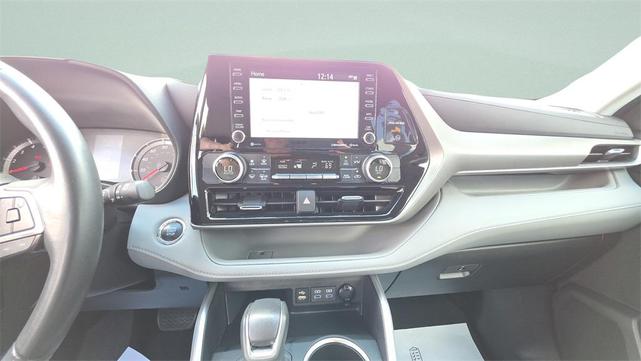 Photo of 2022 Celestial Silver Metallic Toyota Highlander