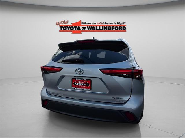 Photo of 2022 Celestial Silver Metallic Toyota Highlander