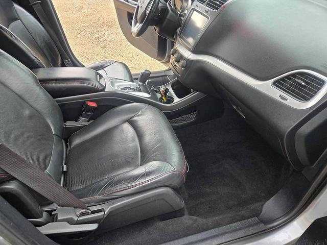 Photo of 2015 Billet Silver Metallic Clear Coat Dodge Journey