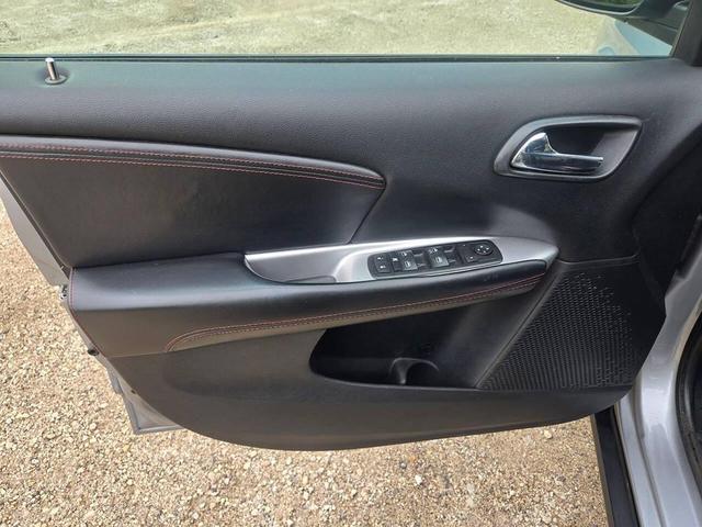 Photo of 2015 Billet Silver Metallic Clear Coat Dodge Journey