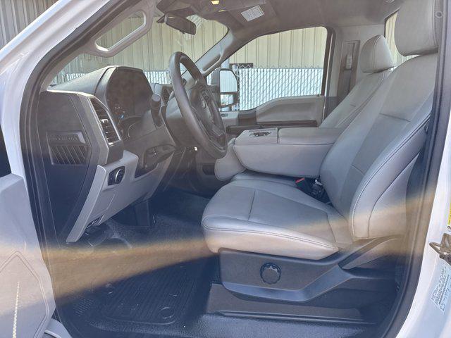 Photo of 2021 Oxford White Ford F-250