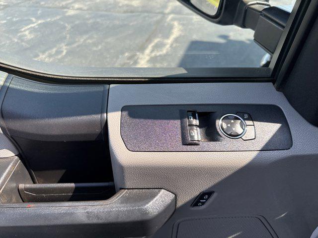 Photo of 2021 Oxford White Ford F-250