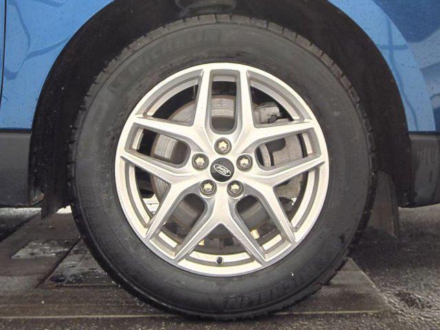 Photo of 2024 Atlas Blue Metallic Ford Edge