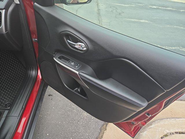 Photo of 2020 Velvet Red Pearlcoat Jeep Cherokee