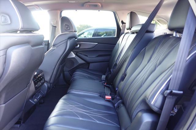Photo of 2026 Silver Acura MDX