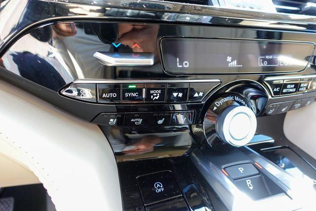 Photo of 2025 Majestic Acura MDX