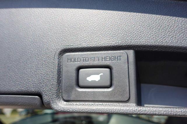 Photo of 2025 Platinum White Pearl Acura RDX