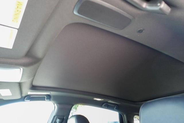 Photo of 2025 Platinum White Acura RDX