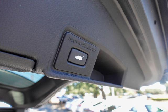 Photo of 2025 Platinum White Acura RDX