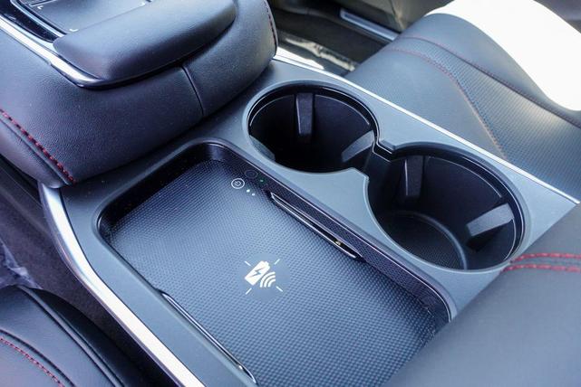 Photo of 2025 Platinum White Acura RDX