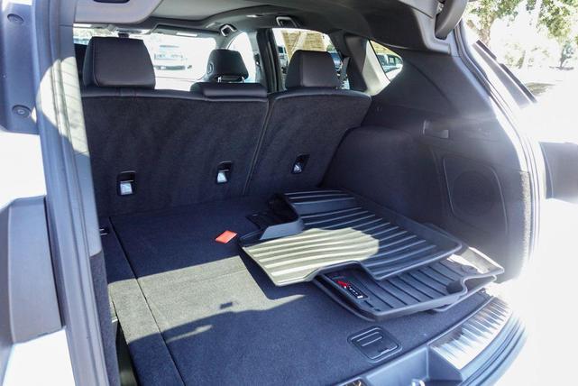 Photo of 2025 Platinum White Acura RDX
