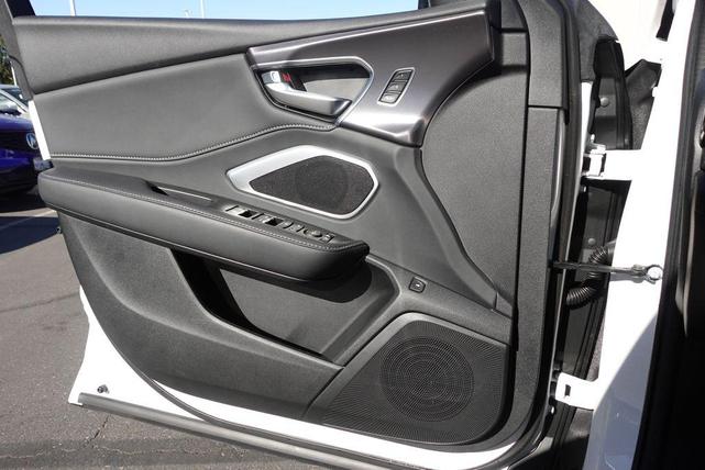 Photo of 2025 Platinum White Acura RDX