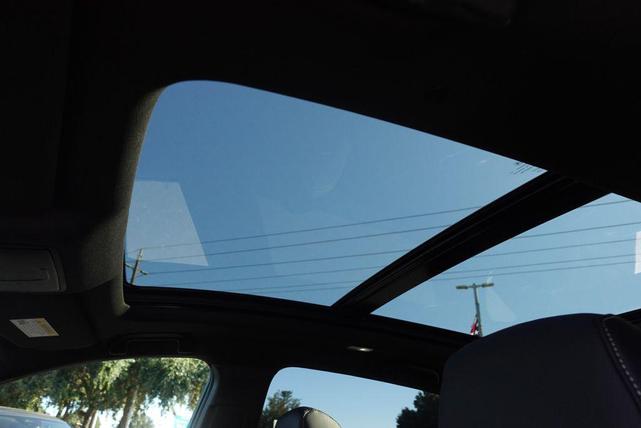 Photo of 2025 Platinum White Acura RDX