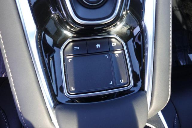 Photo of 2025 Platinum White Acura RDX