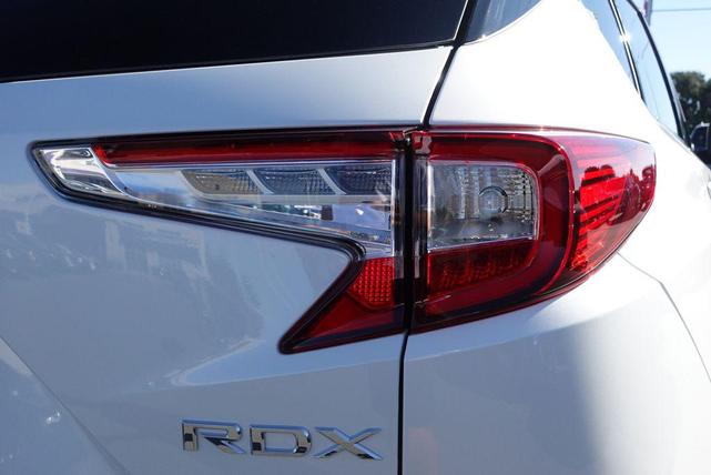 Photo of 2025 Platinum White Acura RDX