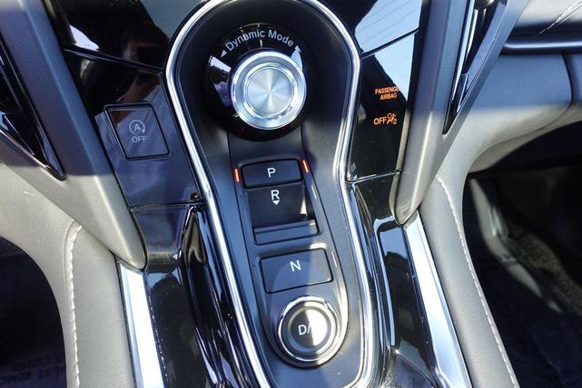 Photo of 2025 Platinum White Acura RDX