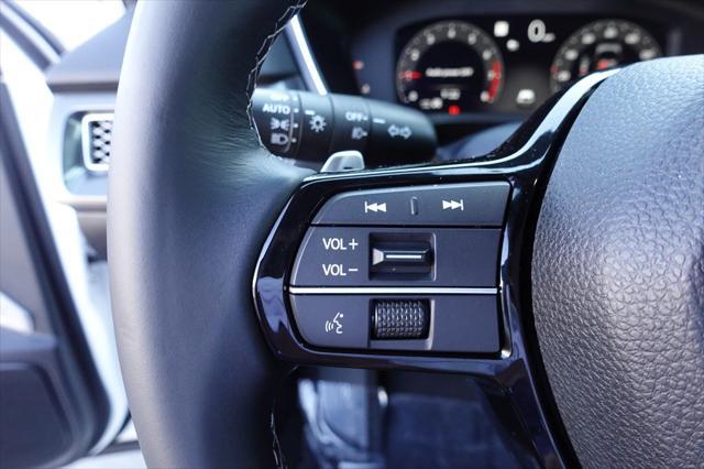 Photo of 2024 Platinum White Pearl Acura Integra