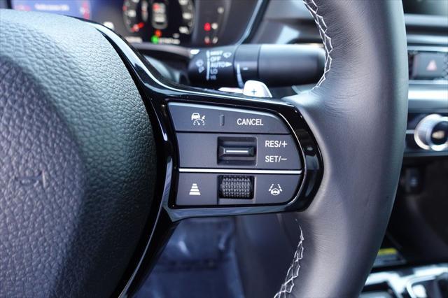Photo of 2024 Platinum White Pearl Acura Integra