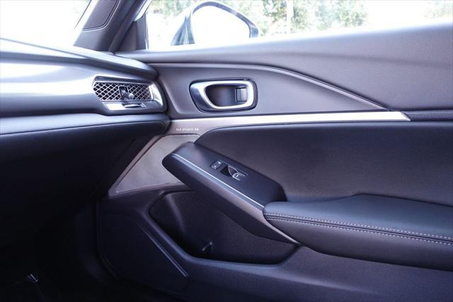 Photo of 2024 Platinum White Pearl Acura Integra