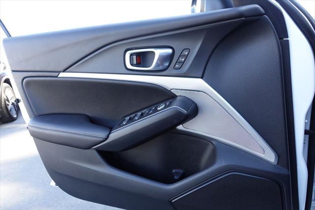 Photo of 2024 Platinum White Pearl Acura Integra