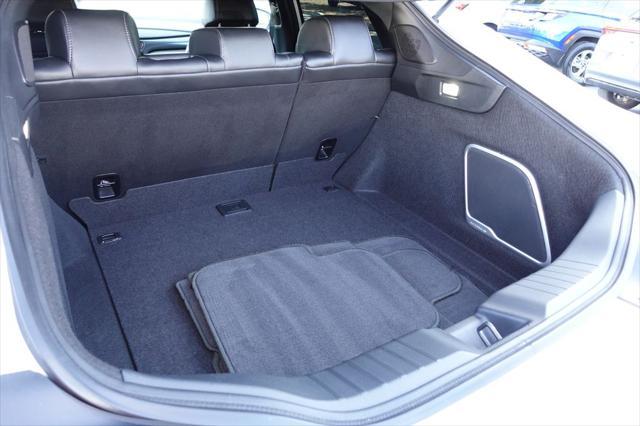 Photo of 2024 Platinum White Pearl Acura Integra