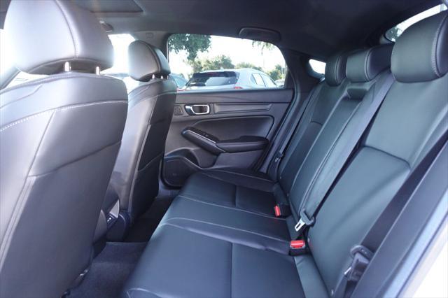 Photo of 2024 Platinum White Pearl Acura Integra