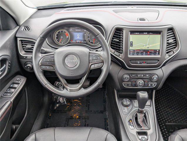 Photo of 2019 Granite Crystal Metallic Clearcoat Jeep Cherokee