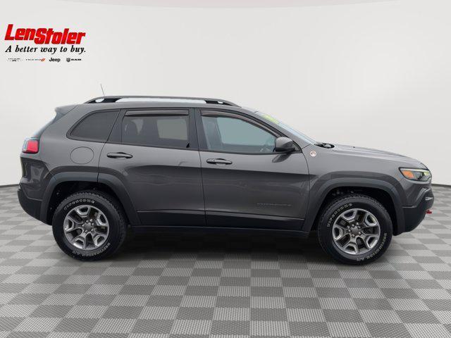 Photo of 2019 Granite Crystal Metallic Clearcoat Jeep Cherokee