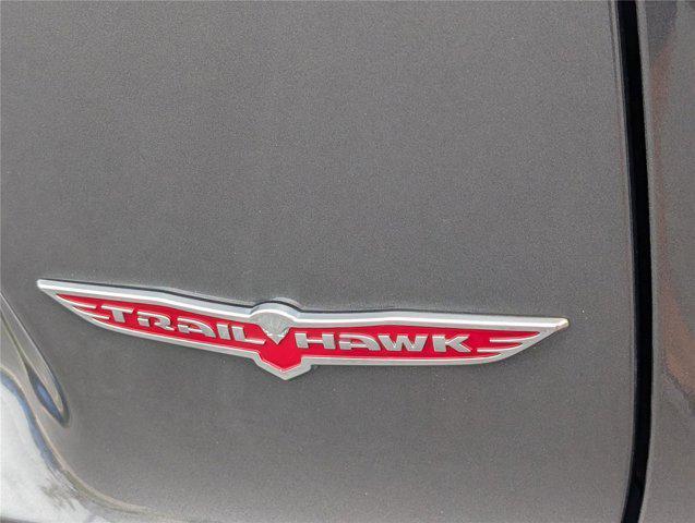 Photo of 2019 Granite Crystal Metallic Clearcoat Jeep Cherokee