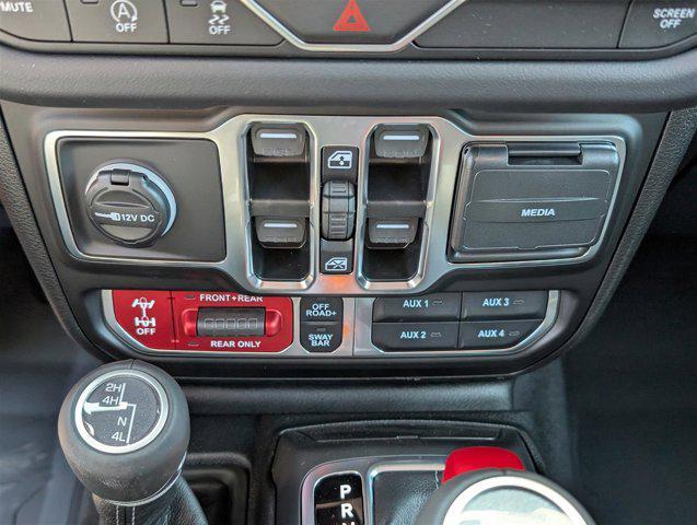 Photo of 2025 Granite Crystal Metallic Clearcoat Jeep Wrangler
