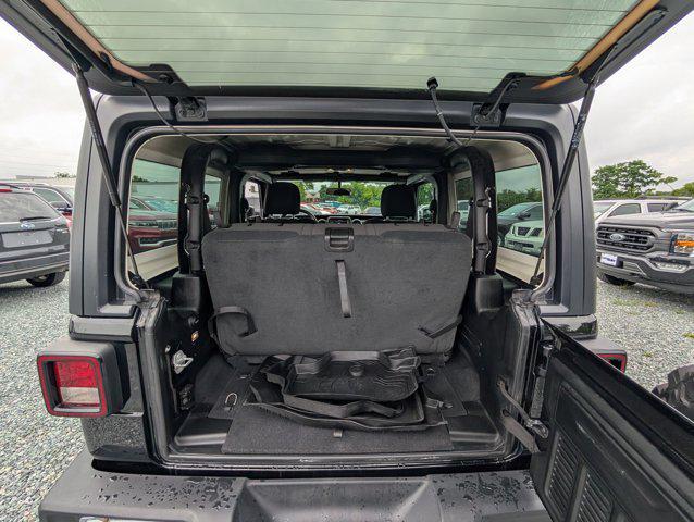 Photo of 2021 Black Clearcoat Jeep Wrangler
