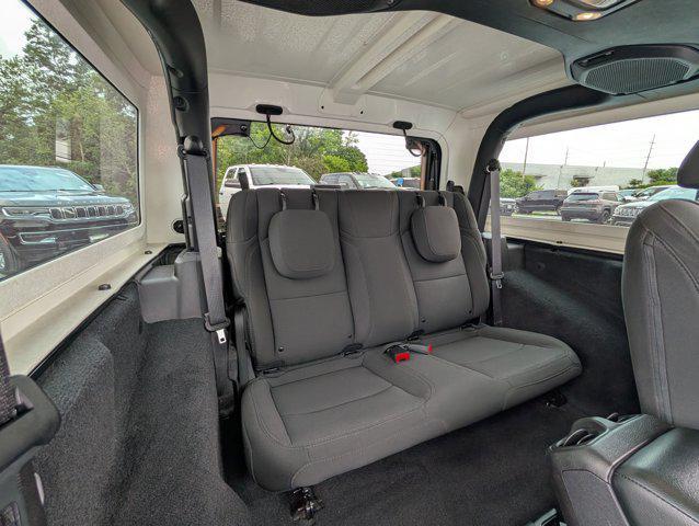 Photo of 2021 Black Clearcoat Jeep Wrangler