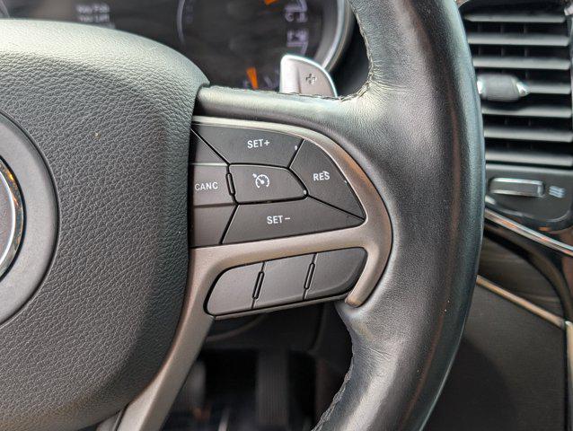 Photo of 2019 Diamond Black Crystal Pearlcoat Jeep Grand Cherokee