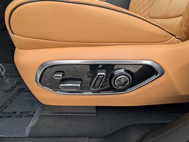 Photo of 2025 Bright White Clearcoat Jeep Grand Cherokee L