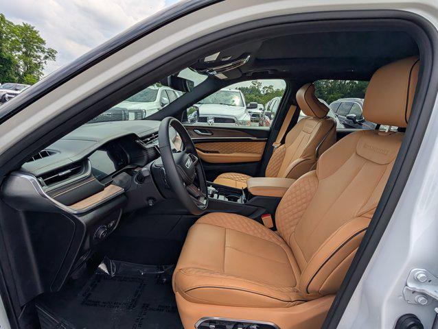 Photo of 2025 Bright White Clearcoat Jeep Grand Cherokee L