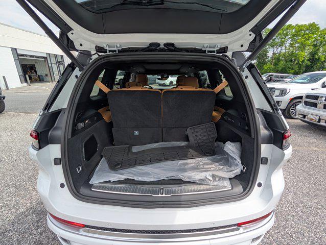 Photo of 2025 Bright White Clearcoat Jeep Grand Cherokee L