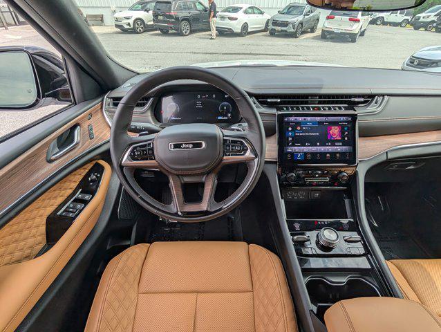 Photo of 2025 Bright White Clearcoat Jeep Grand Cherokee L