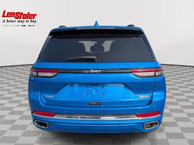 Photo of 2023 Hydro Blue Pearlcoat Jeep Grand Cherokee