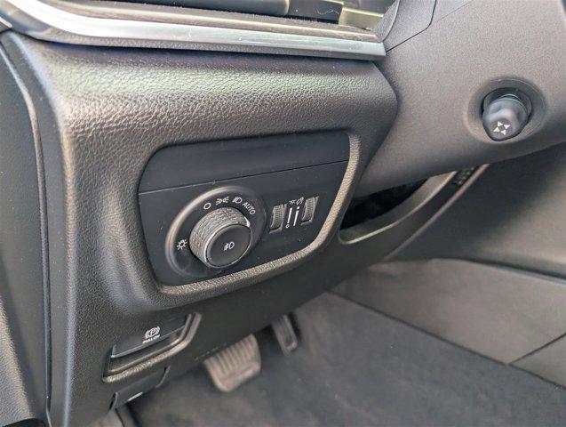 Photo of 2023 Hydro Blue Pearlcoat Jeep Grand Cherokee