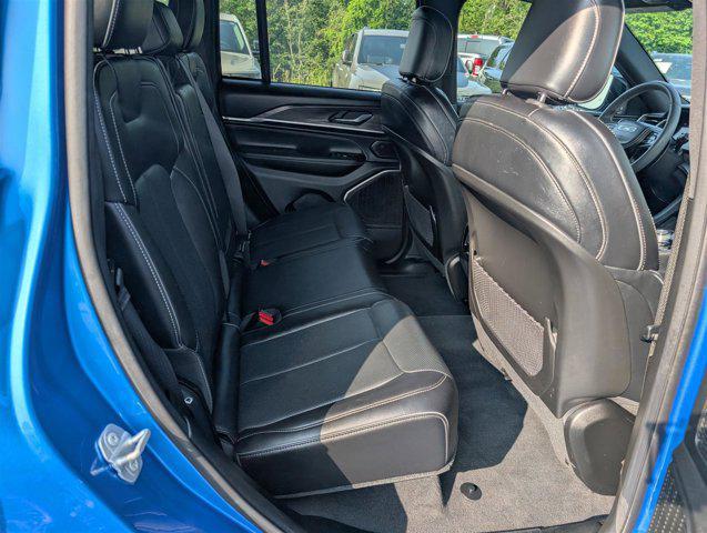 Photo of 2023 Hydro Blue Pearlcoat Jeep Grand Cherokee