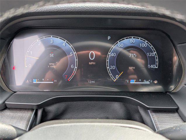 Photo of 2025 Diamond Black Crystal Pearlcoat Jeep Grand Cherokee L
