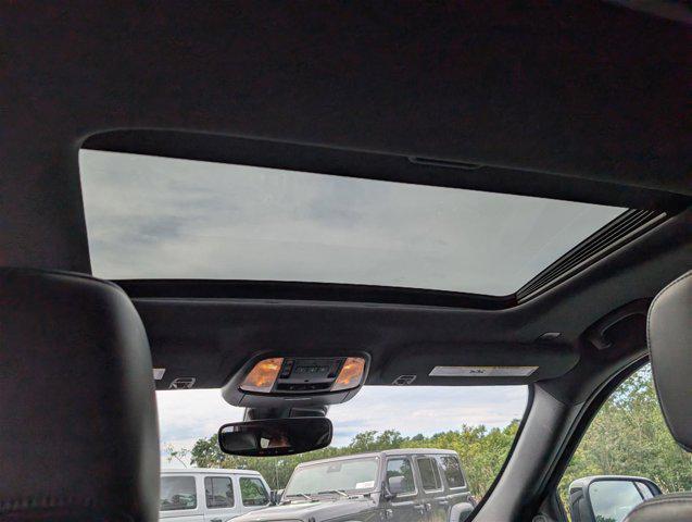 Photo of 2024 DB Black Clearcoat Dodge Durango