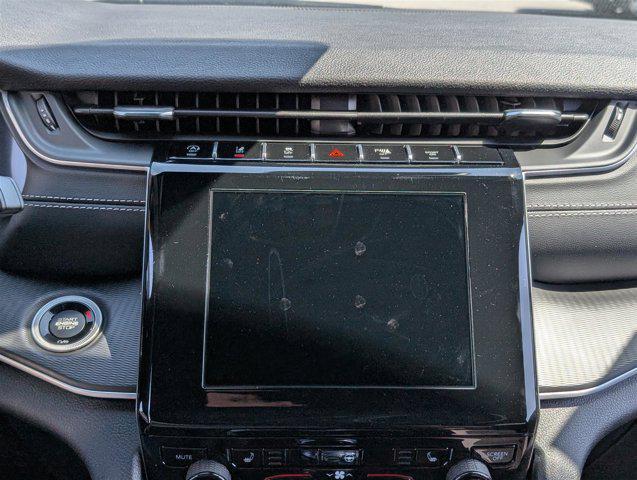 Photo of 2025 Diamond Black Crystal Pearlcoat Jeep Grand Cherokee L