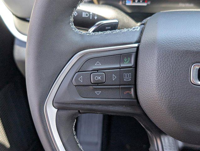 Photo of 2025 Diamond Black Crystal Pearlcoat Jeep Grand Cherokee L