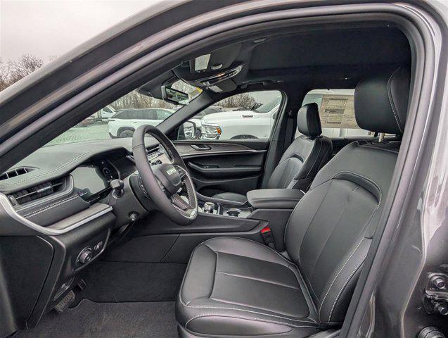 Photo of 2025 Baltic Gray Metallic Clearcoat Jeep Grand Cherokee L