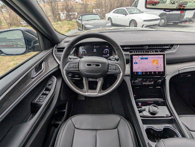 Photo of 2025 Baltic Gray Metallic Clearcoat Jeep Grand Cherokee L