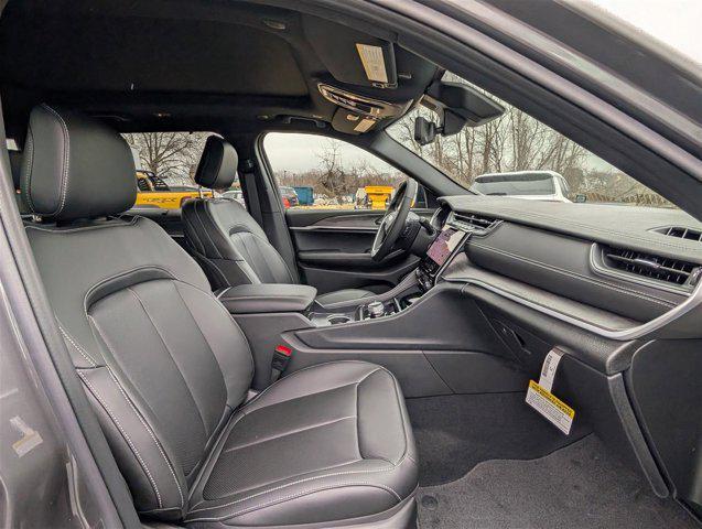 Photo of 2025 Baltic Gray Metallic Clearcoat Jeep Grand Cherokee L