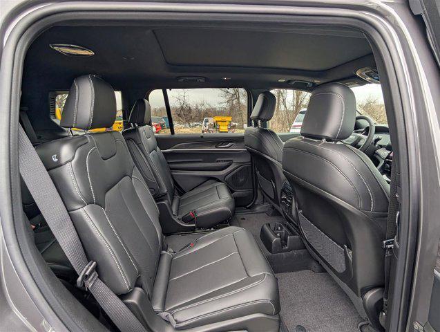 Photo of 2025 Baltic Gray Metallic Clearcoat Jeep Grand Cherokee L