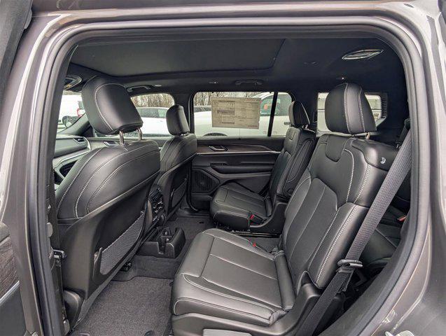 Photo of 2025 Baltic Gray Metallic Clearcoat Jeep Grand Cherokee L
